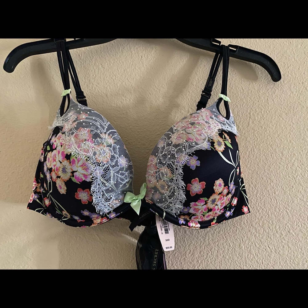 NWT Victoria’s Secret Floral Lace w/ Pearls Bra - Picture 1 of 2